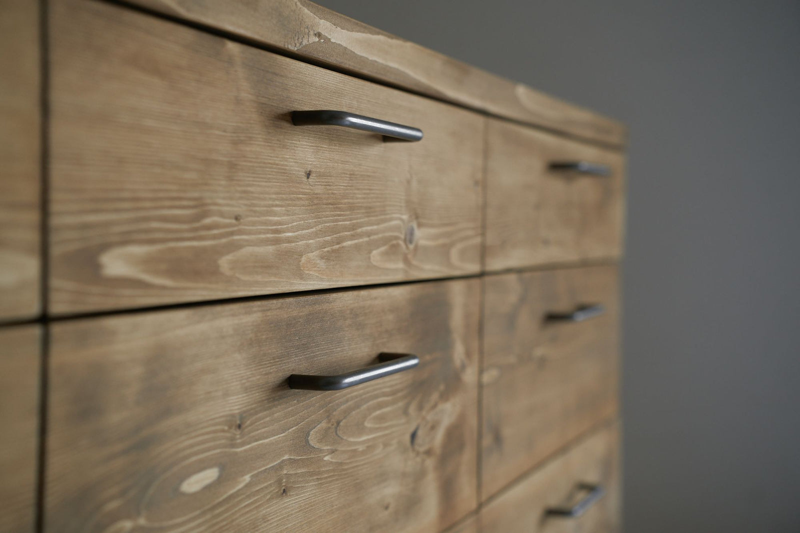 無垢とアイアンのカップボード – NEALD