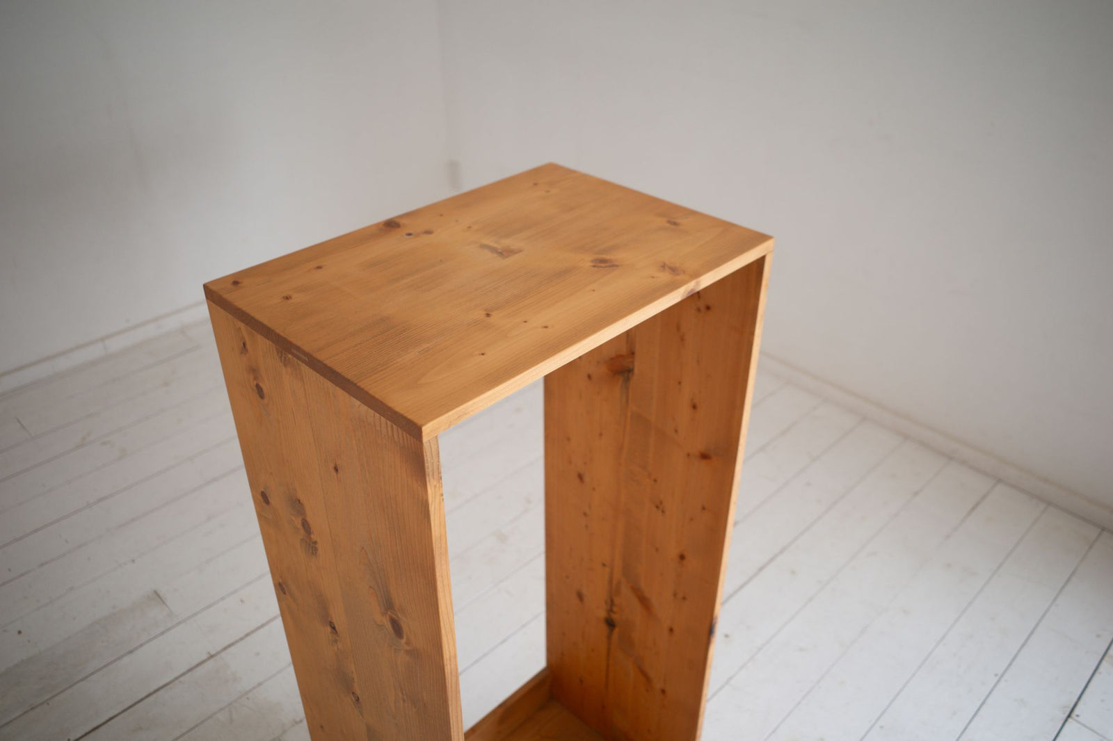 無垢とアイアン脚のハンガーラック – NEALD